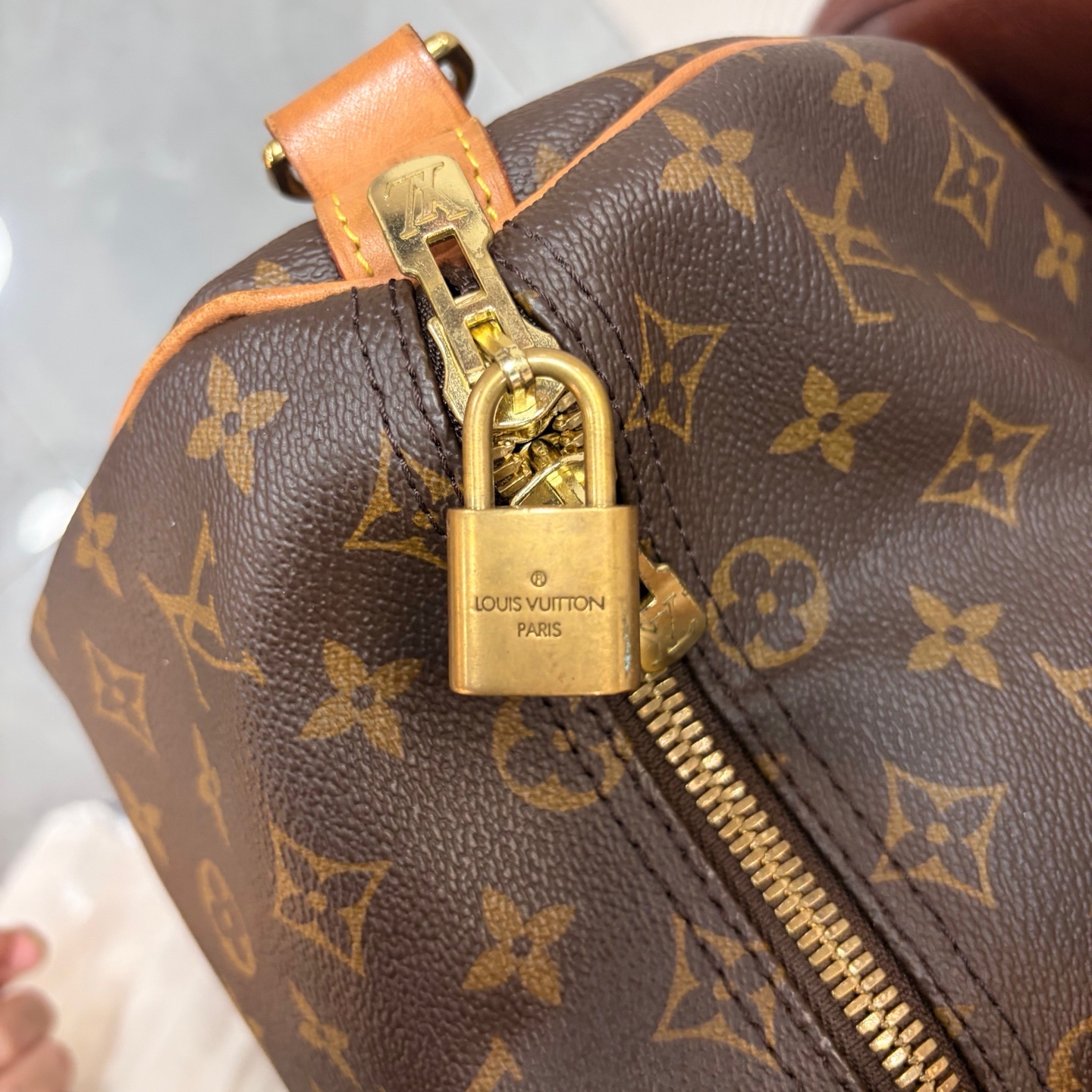 LV Keepall 45 Monogram Travel Duffle Bag Authentic - Image 9