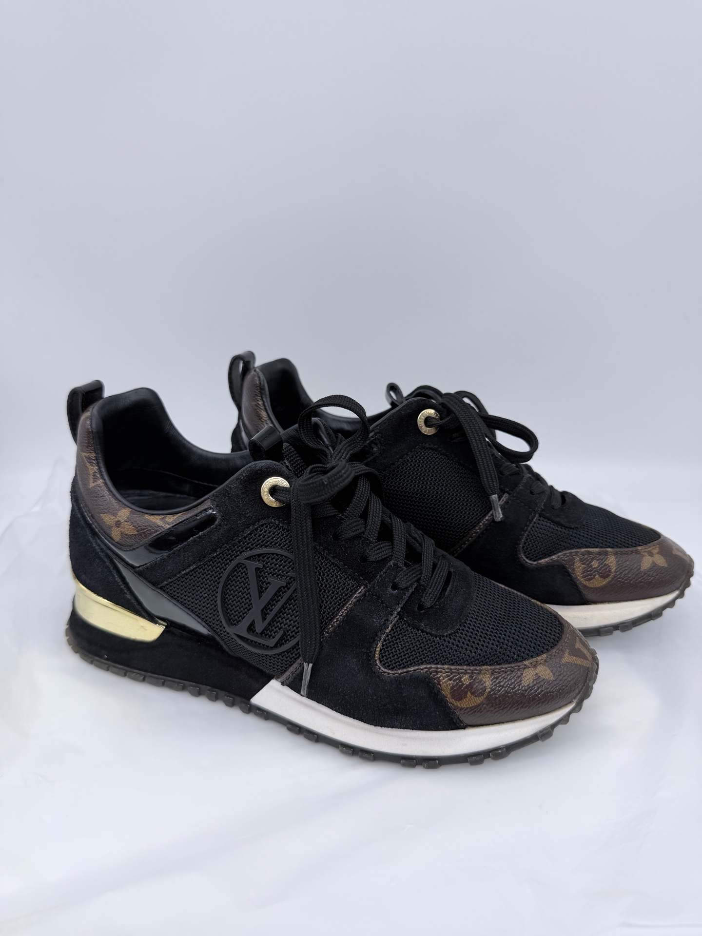 LV Run Away Sneakers 35.5 7cm Heel 98% New Women's Shoes Authentic