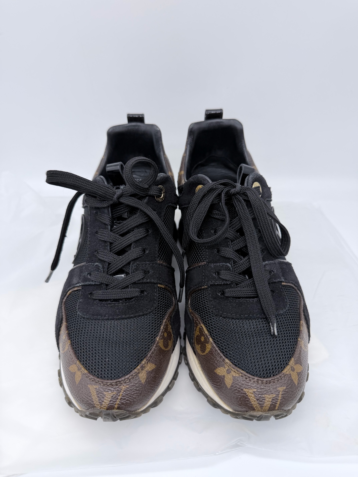 LV Run Away Sneakers 35.5 7cm Heel 98% New Women's Shoes Authentic - Image 3