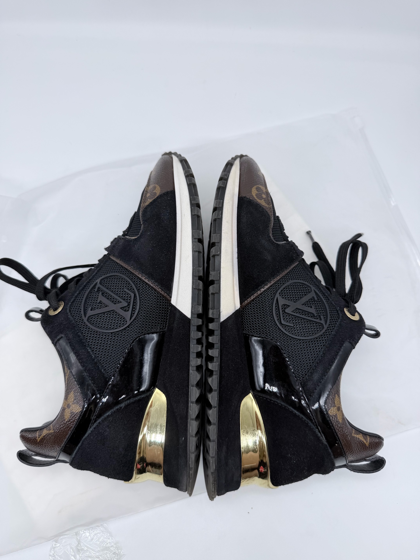 LV Run Away Sneakers 35.5 7cm Heel 98% New Women's Shoes Authentic - Image 7