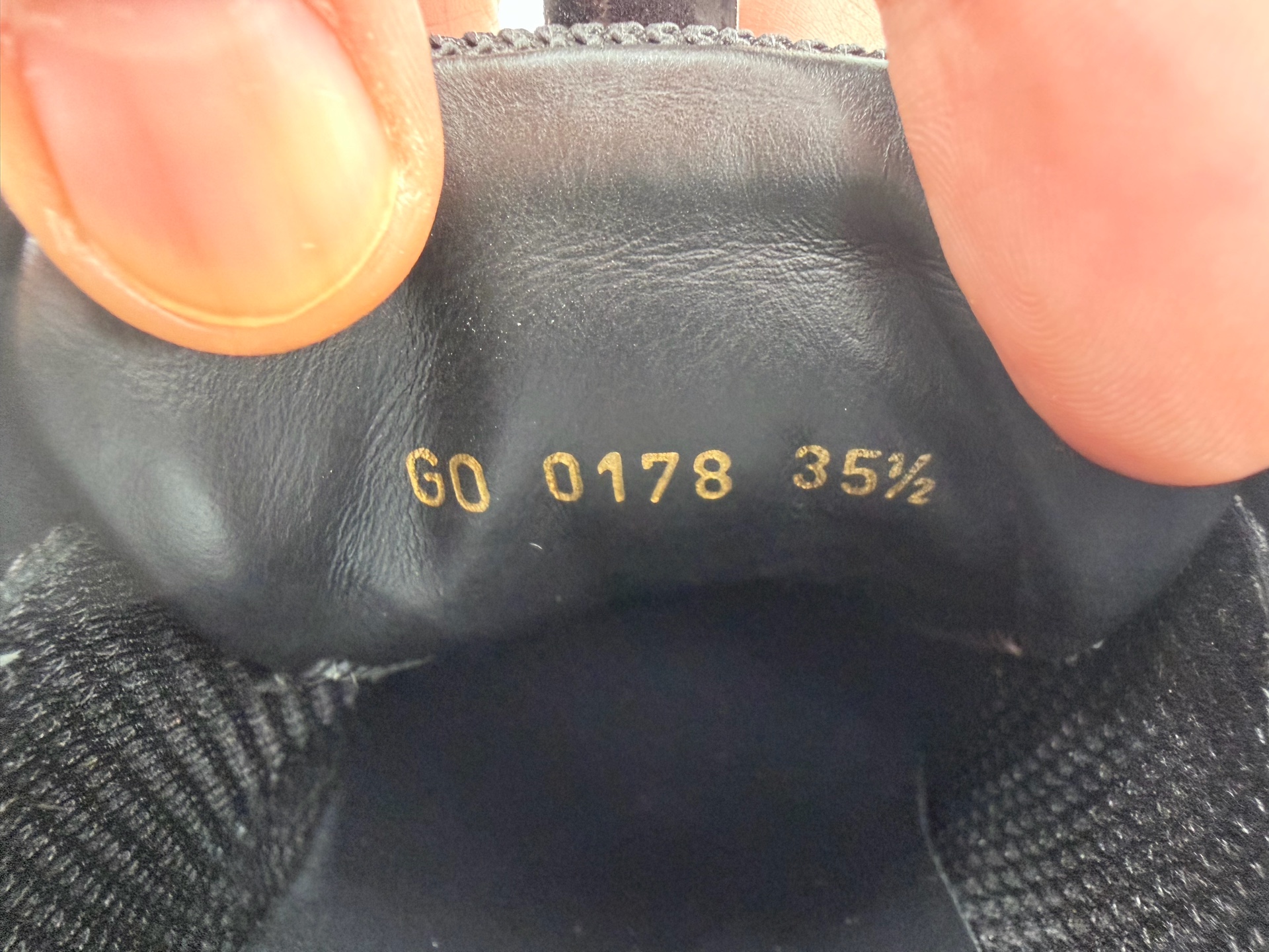 LV Run Away Sneakers 35.5 7cm Heel 98% New Women's Shoes Authentic - Image 8