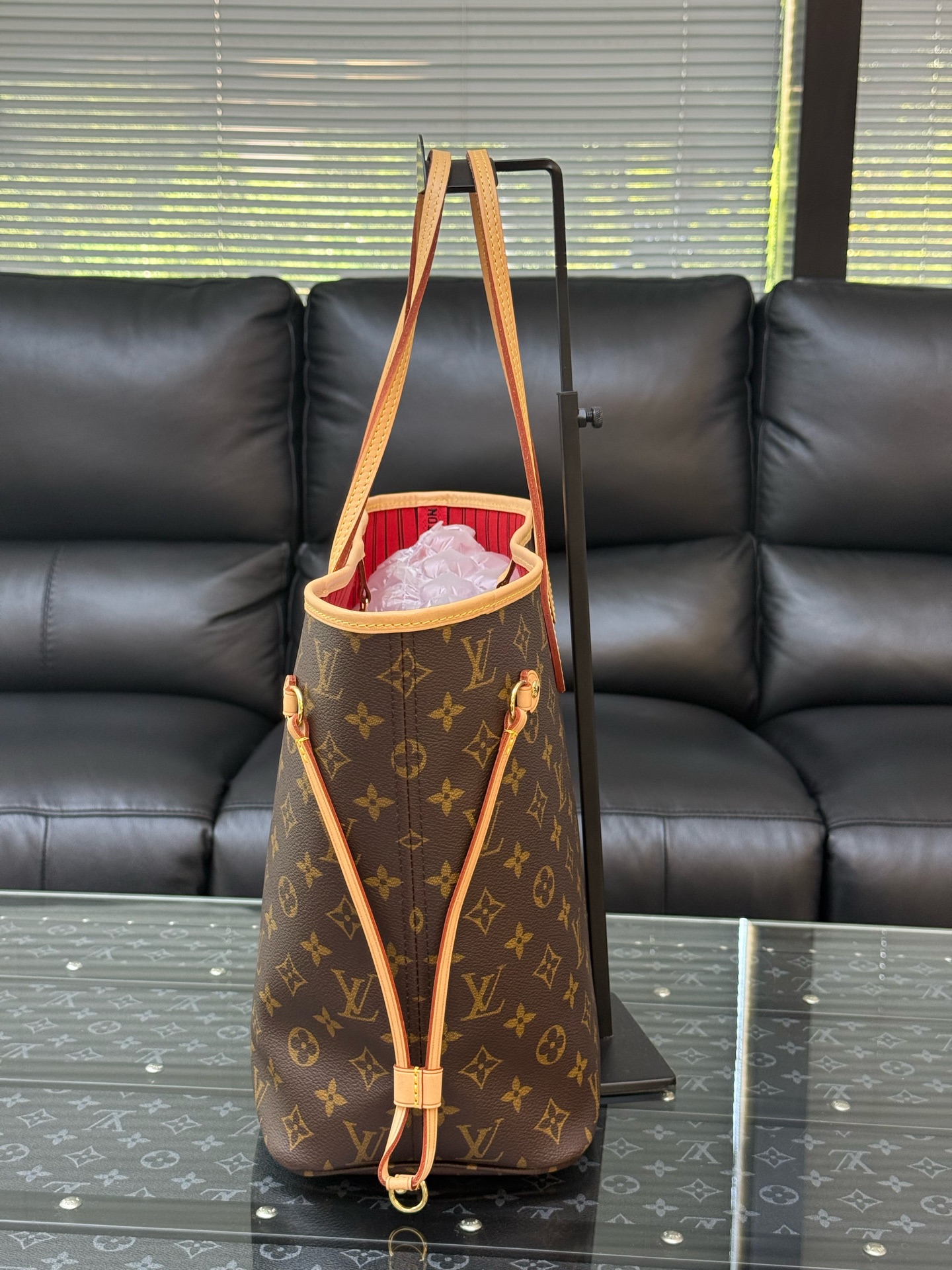 LV Louis Vuitton Neverfull MM Tote Bag Red Interior Authentic - Image 2