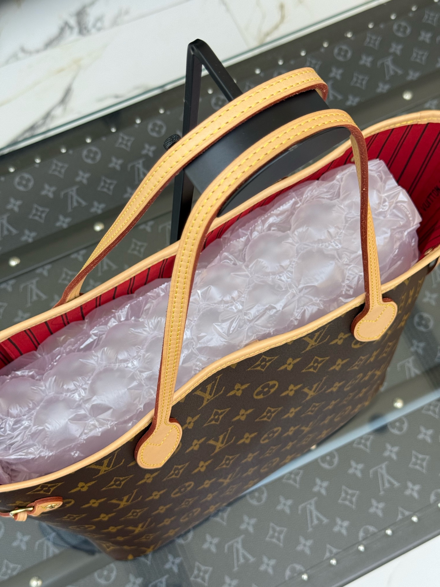 LV Louis Vuitton Neverfull MM Tote Bag Red Interior Authentic - Image 5