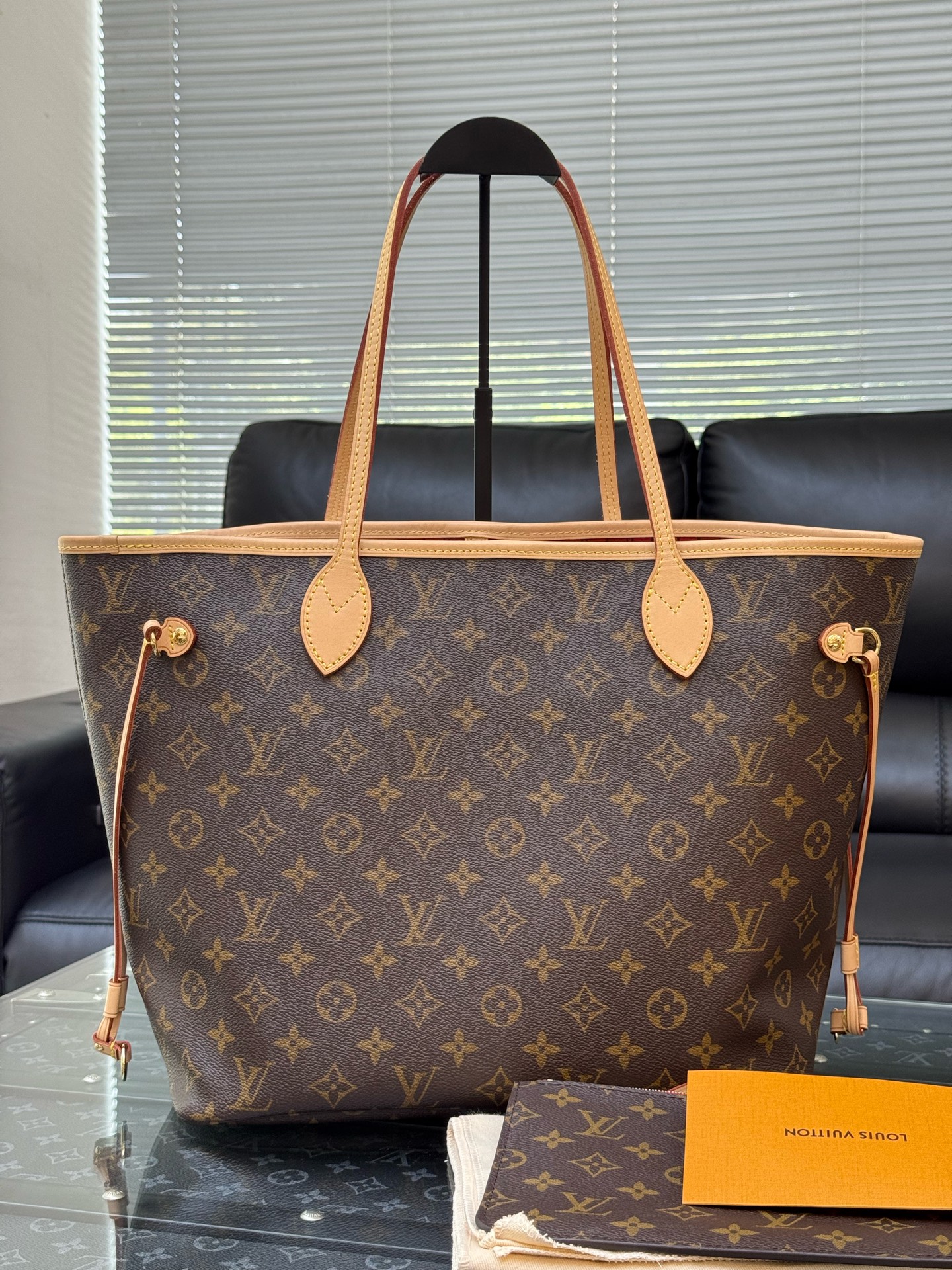 LV Louis Vuitton Neverfull MM Tote Bag Red Interior Authentic - Image 9