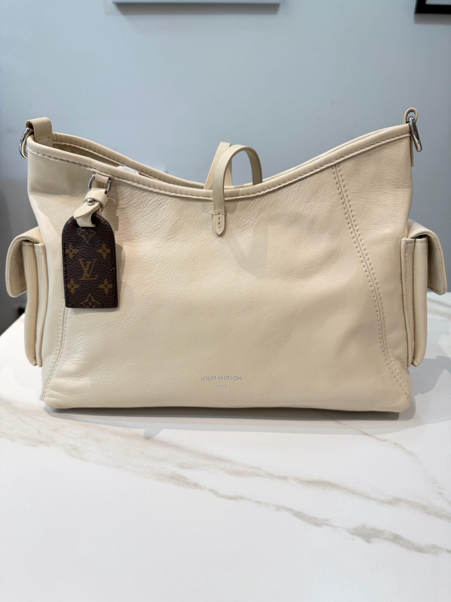 LV Louis Vuitton CarryAll Cargo White Leather Small Crossbody Authentic - Image 4