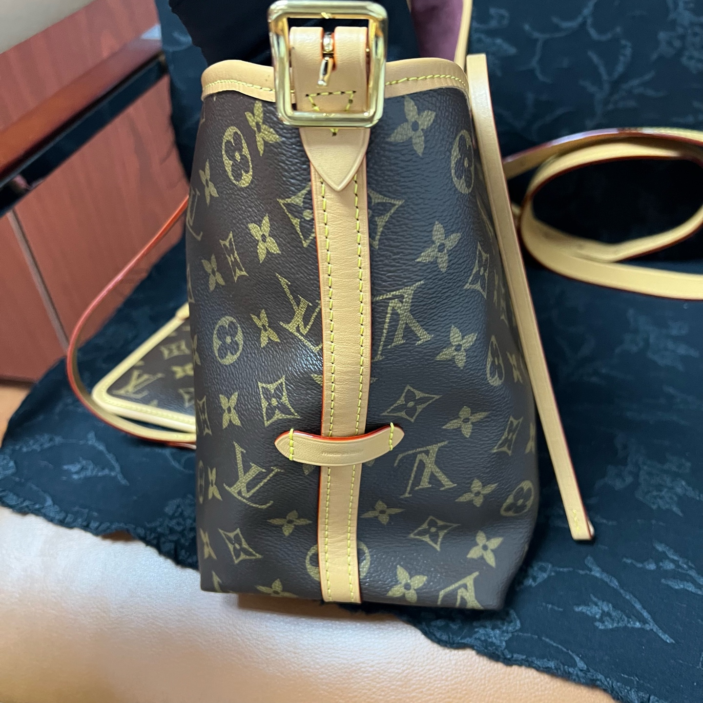 LV Louis Vuitton Carryall PM Tote Bag Authentic - Image 3