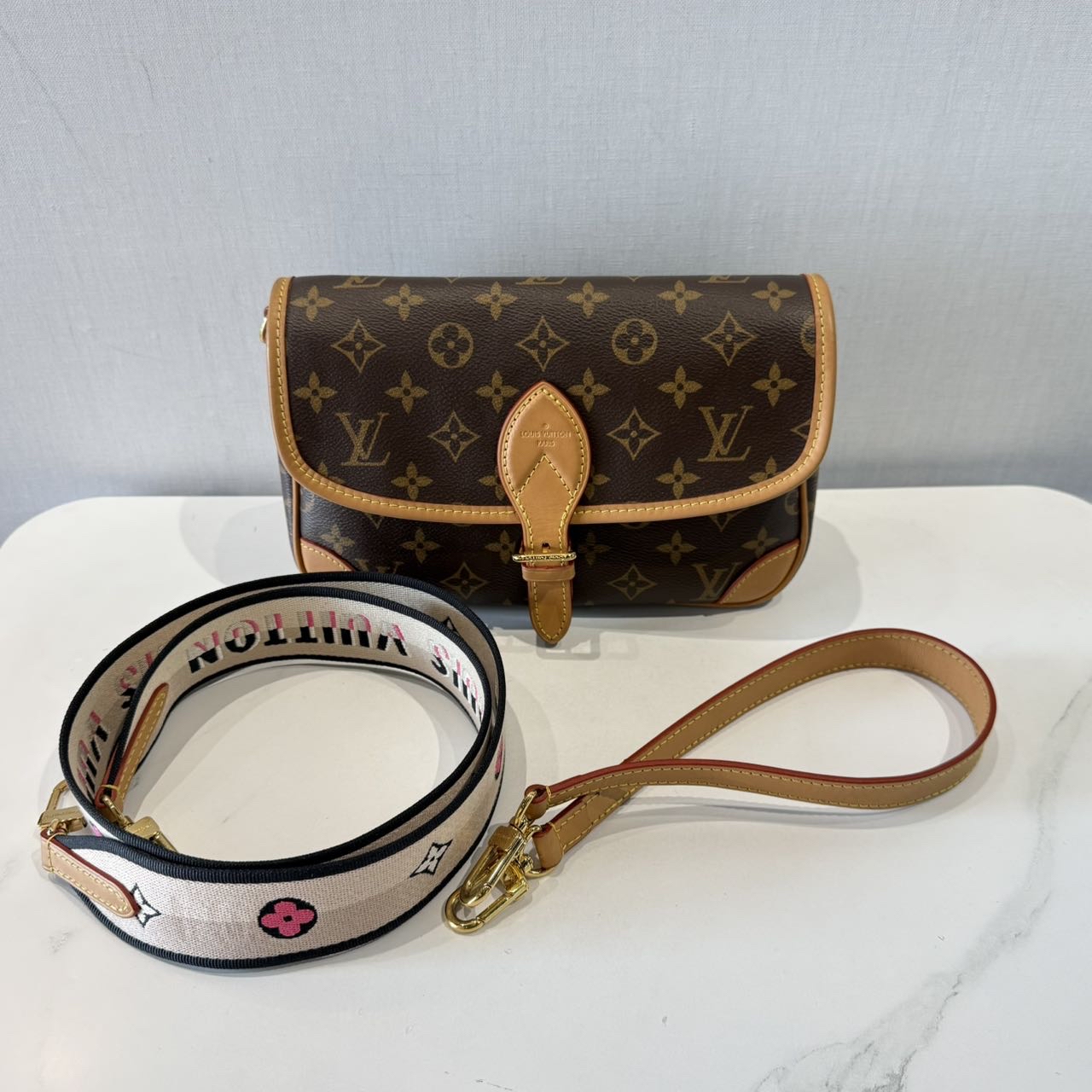 LV Louis Vuitton Monogram Black Diane Bag Authentic - Image 2