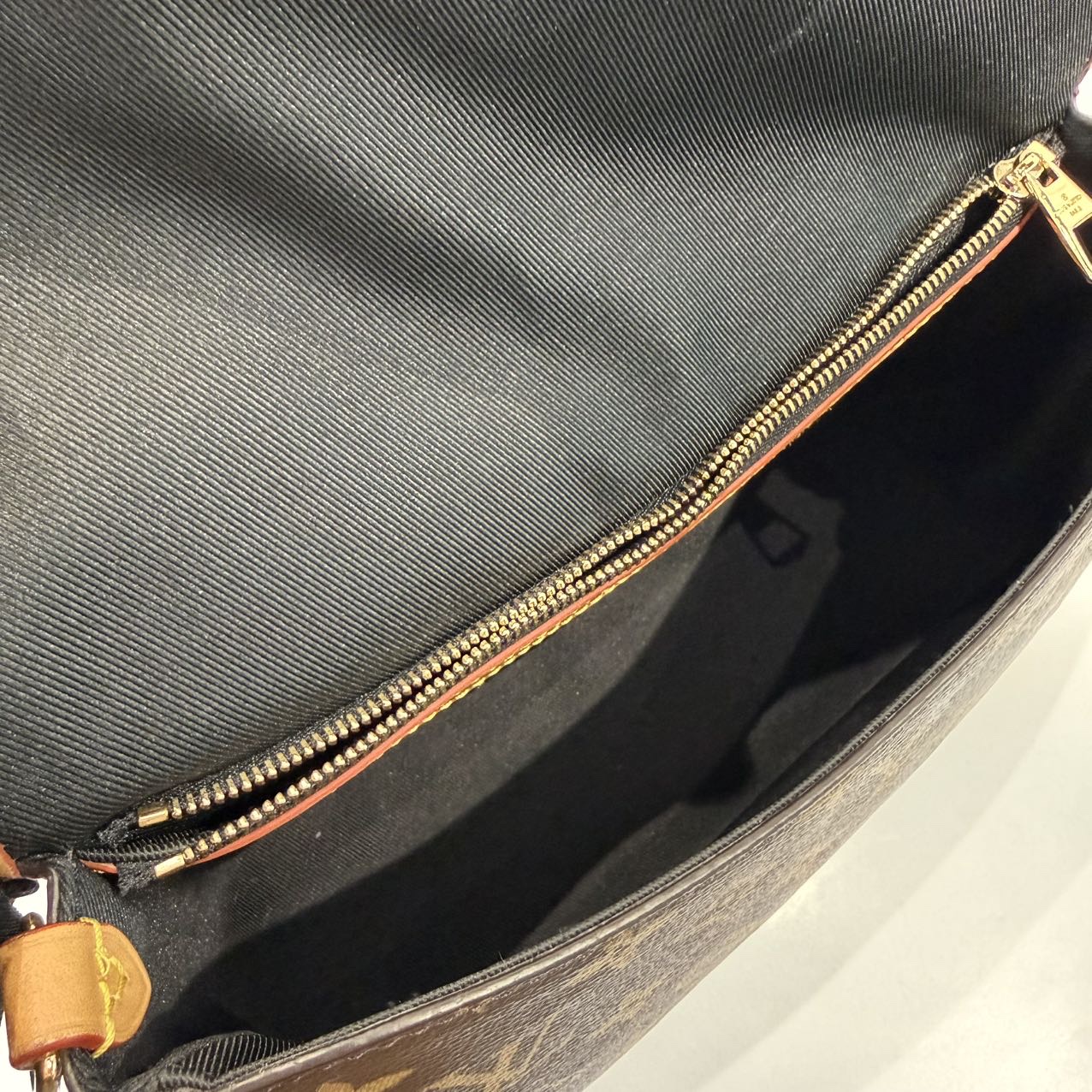 LV Louis Vuitton Monogram Black Diane Bag Authentic - Image 8