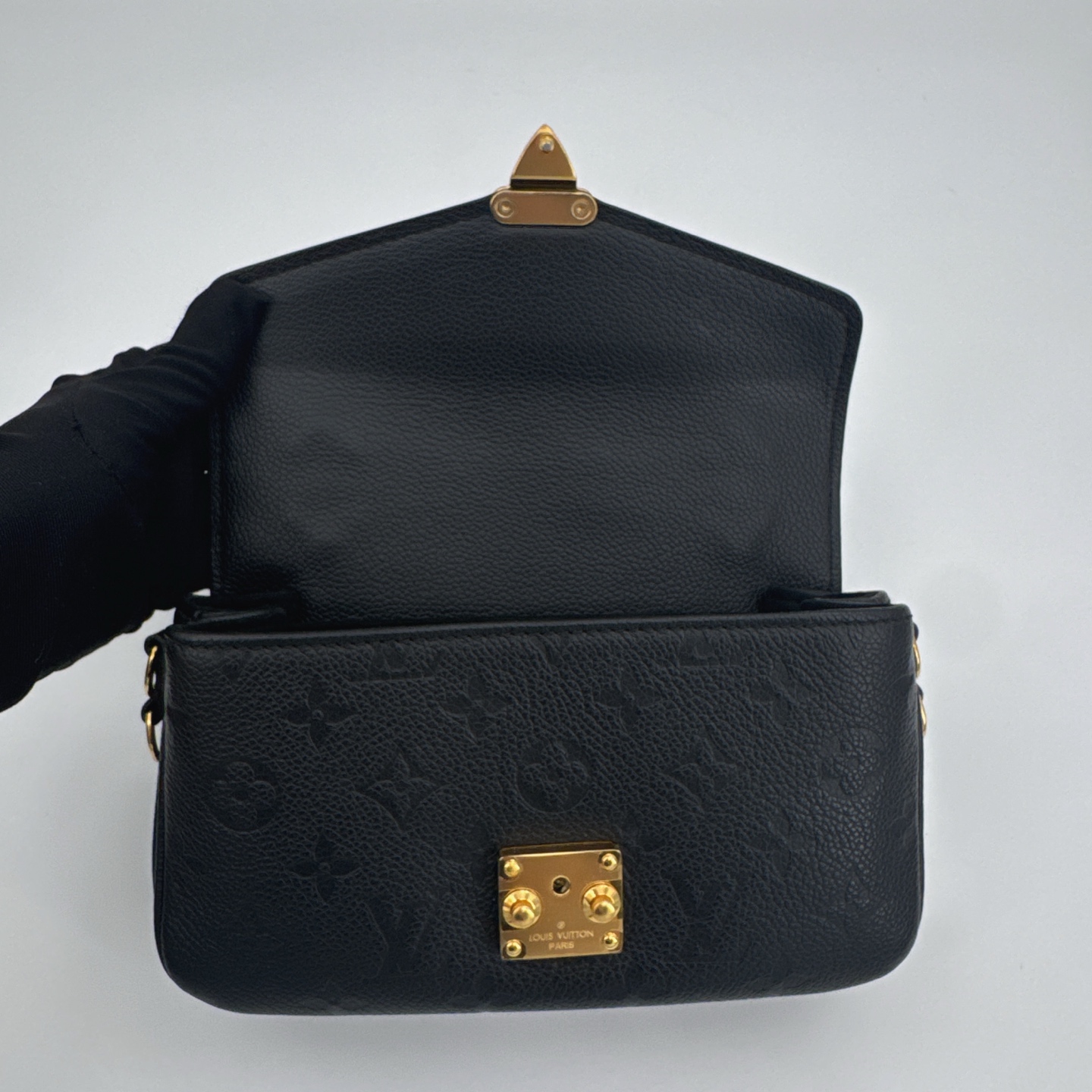 LV Louis Vuitton Black Messenger Small 21.5x6x13.5cm Chip Authentic - Image 5