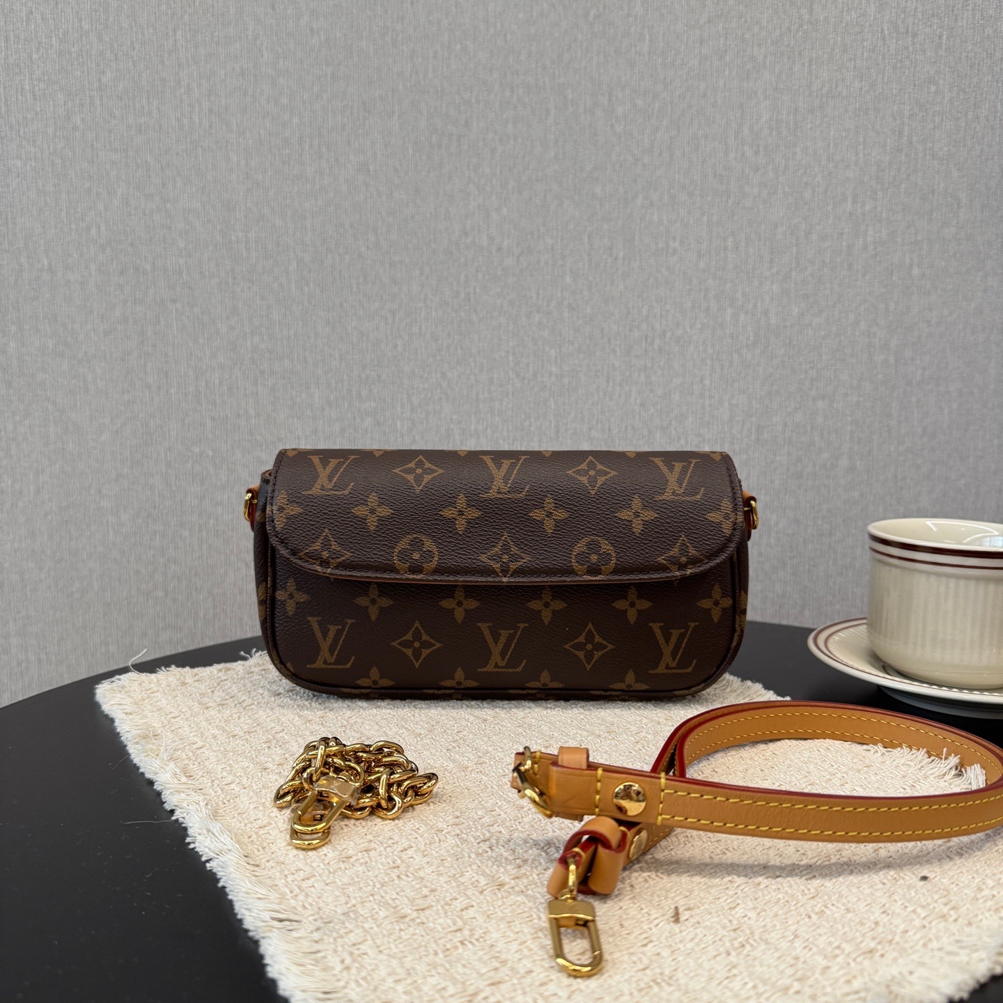 LV Monogram Ivy Chain Shoulder Bag Crossbody Authentic - Image 7