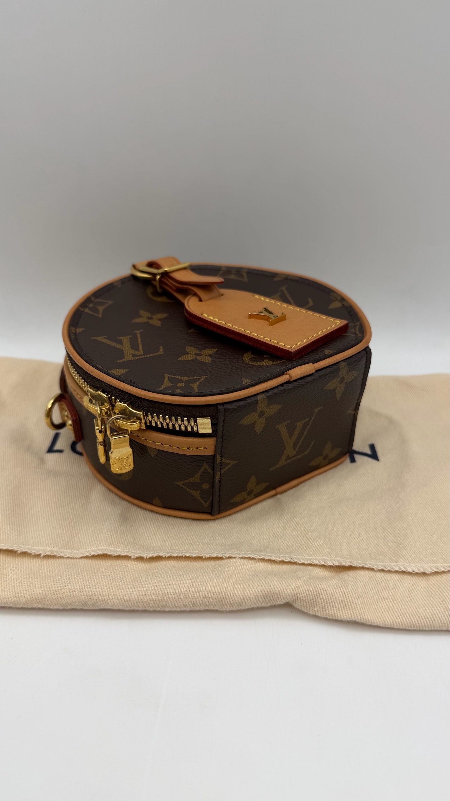 LV Mini Boite Chapeau Monogram Canvas Crossbody Authentic - Image 4