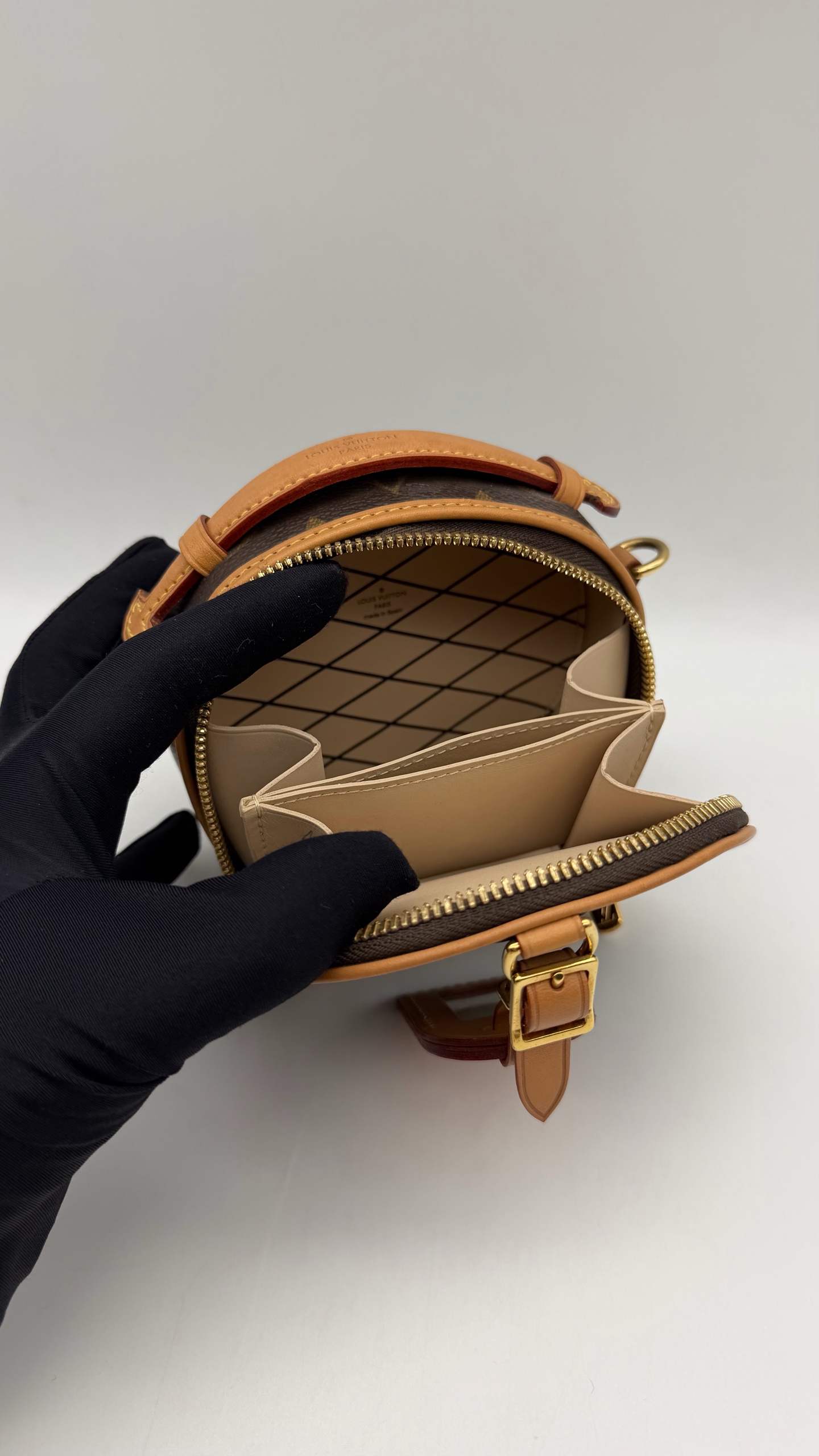 LV Mini Boite Chapeau Monogram Canvas Crossbody Authentic - Image 5