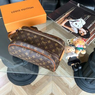 LV Louis Vuitton Monogram Toiletry Pouch 27cm Pre-owned Authentic