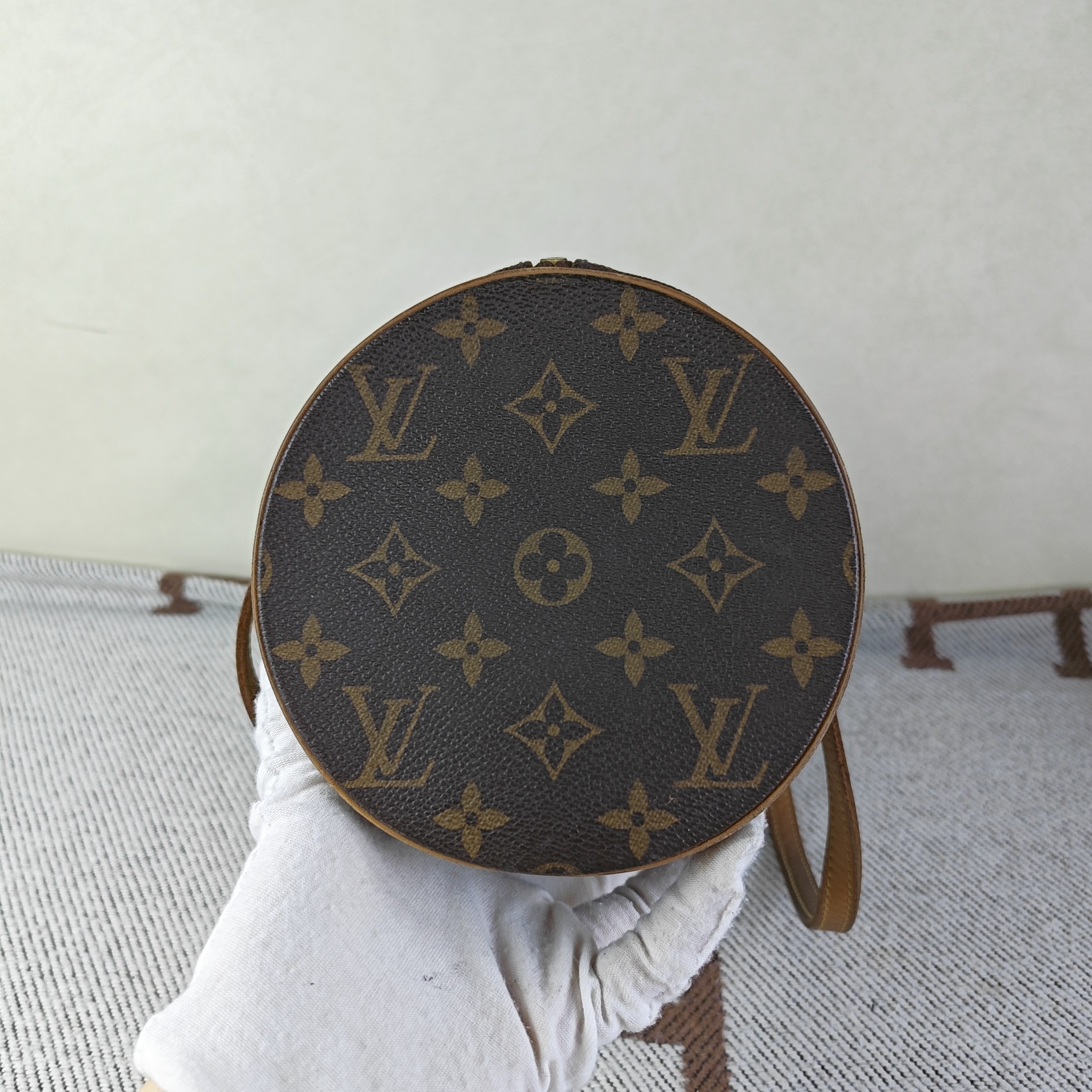 LV Monogram Vintage Round Cylinder Top Handle Bag Authentic - Image 4