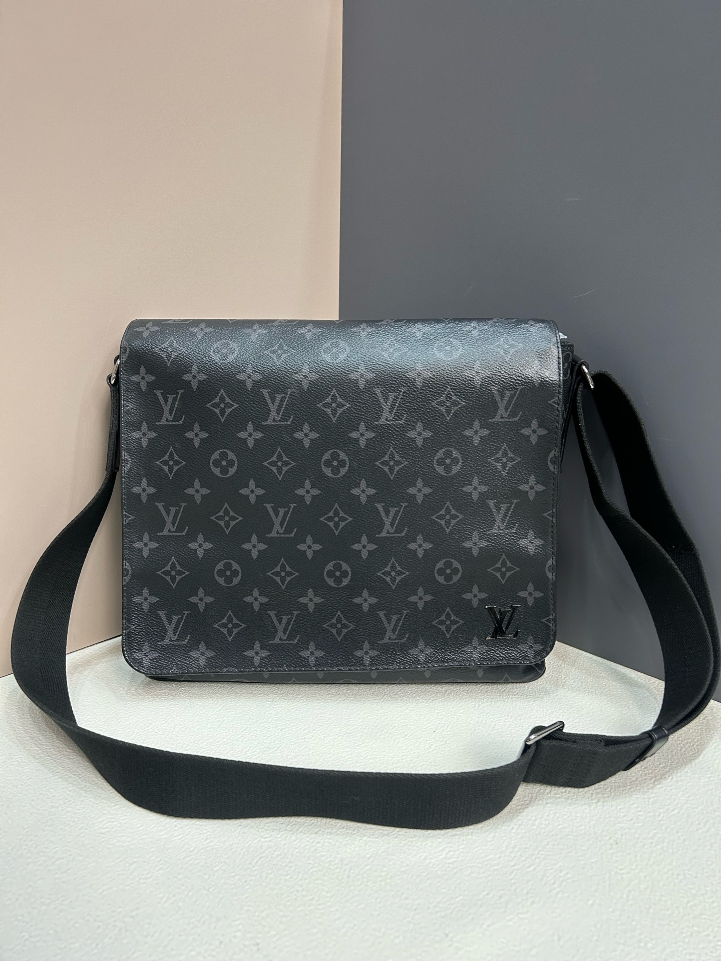 LV District MM Black Monogram Canvas Crossbody Messenger Bag Authentic - Image 3