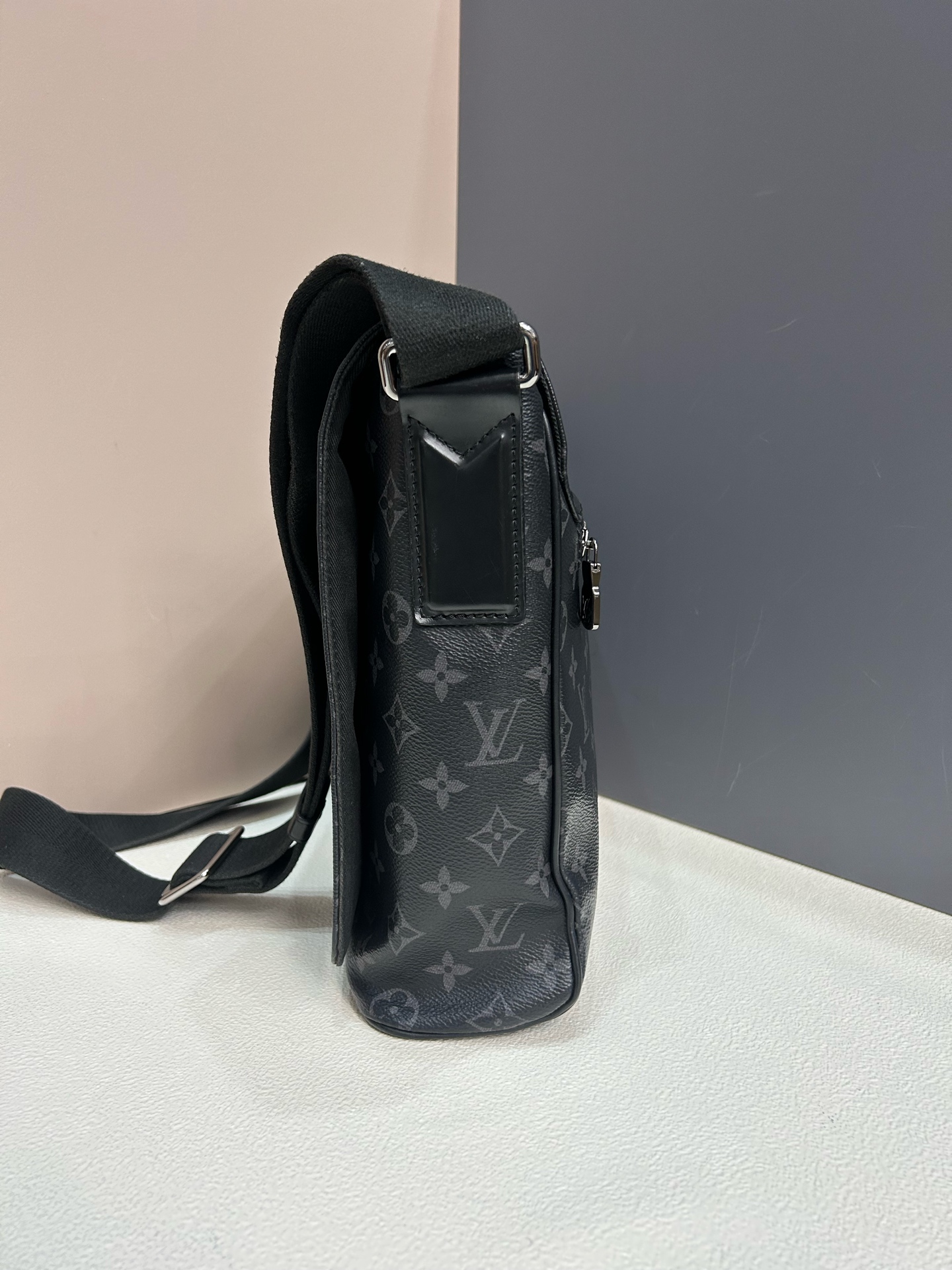 LV District MM Black Monogram Canvas Crossbody Messenger Bag Authentic - Image 5