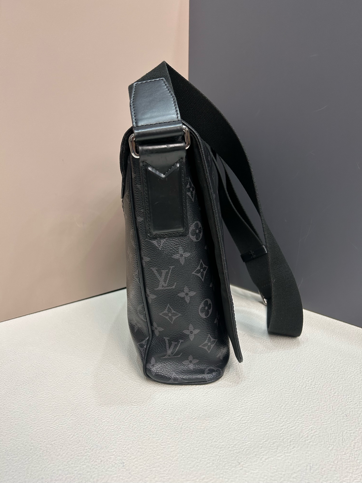 LV District MM Black Monogram Canvas Crossbody Messenger Bag Authentic - Image 6