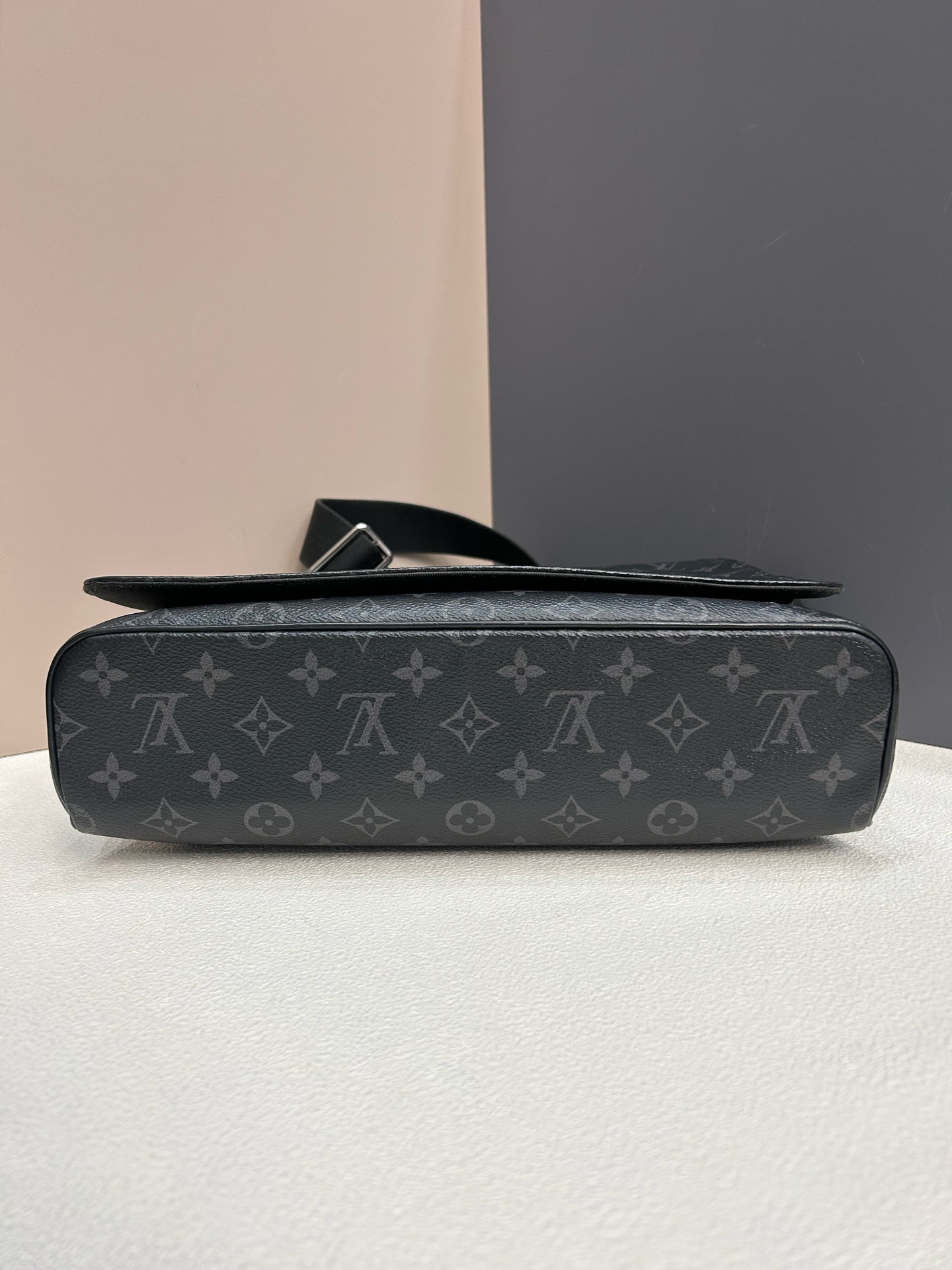 LV District MM Black Monogram Canvas Crossbody Messenger Bag Authentic - Image 7