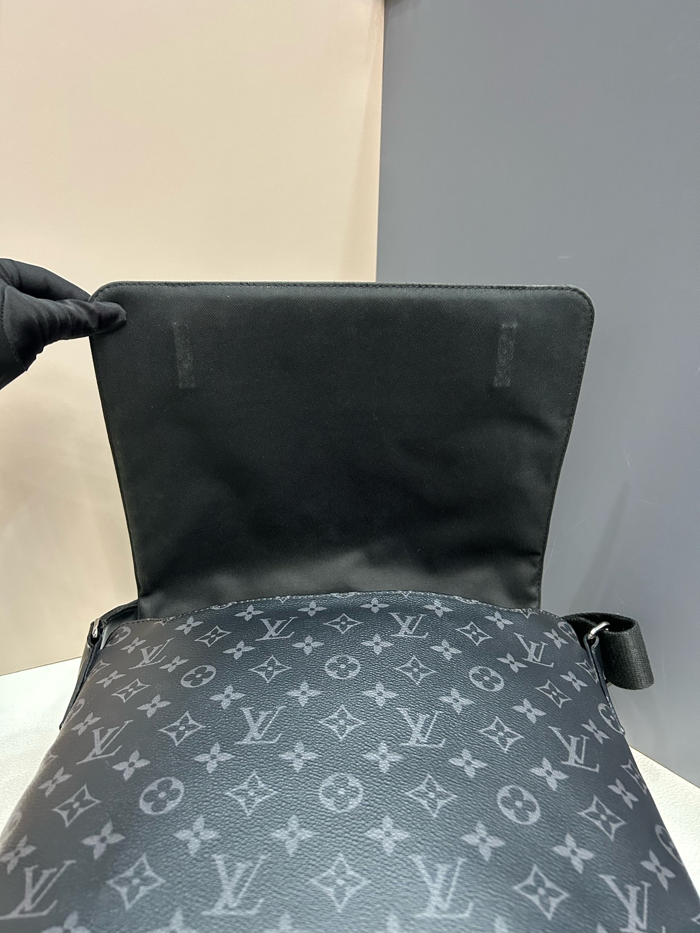 LV District MM Black Monogram Canvas Crossbody Messenger Bag Authentic - Image 8