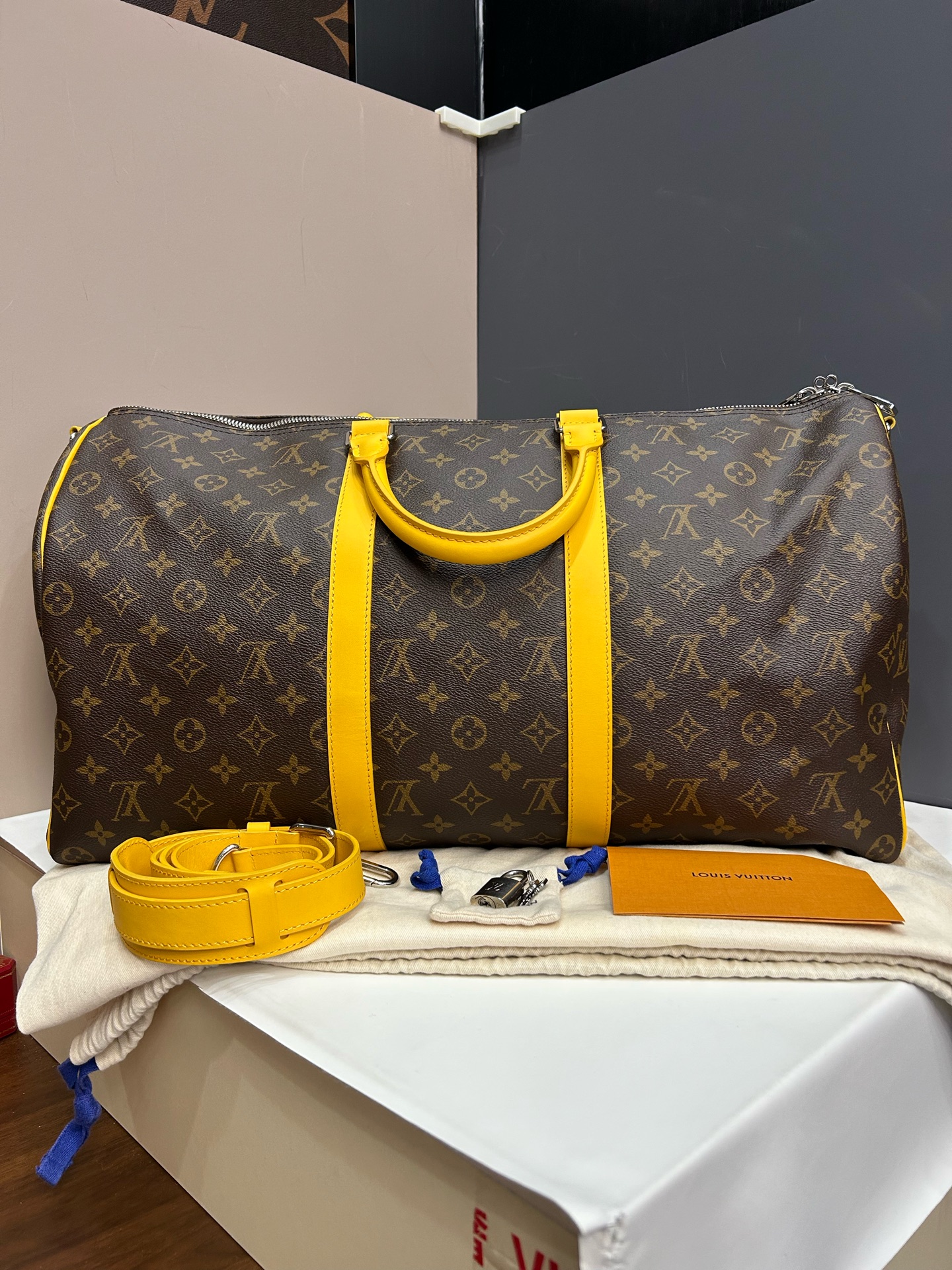 LV Keepall 50 Classic Monogram Travel Duffle Bag Yellow Trim Authentic - Image 4