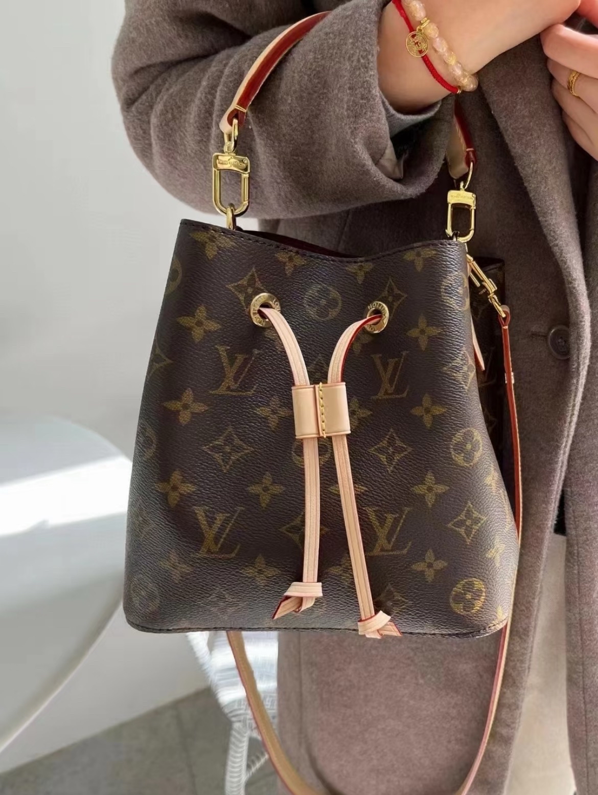 LV Louis Vuitton Monogram Bucket & Drawstring Bag Authentic - Image 3