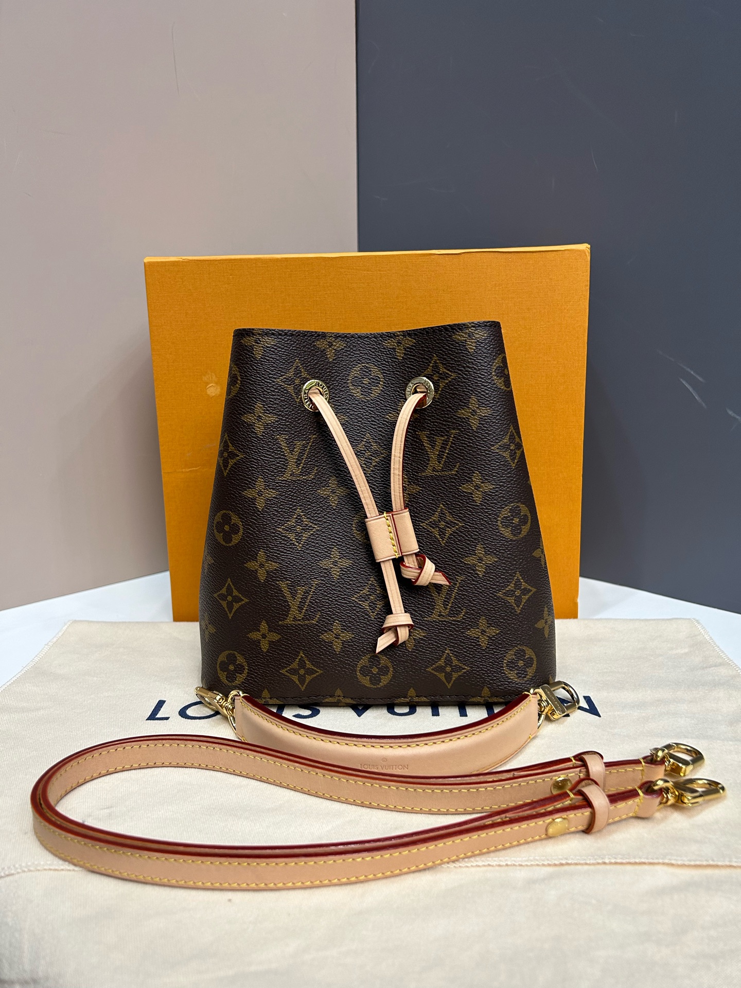 LV Louis Vuitton Monogram Bucket & Drawstring Bag Authentic - Image 4