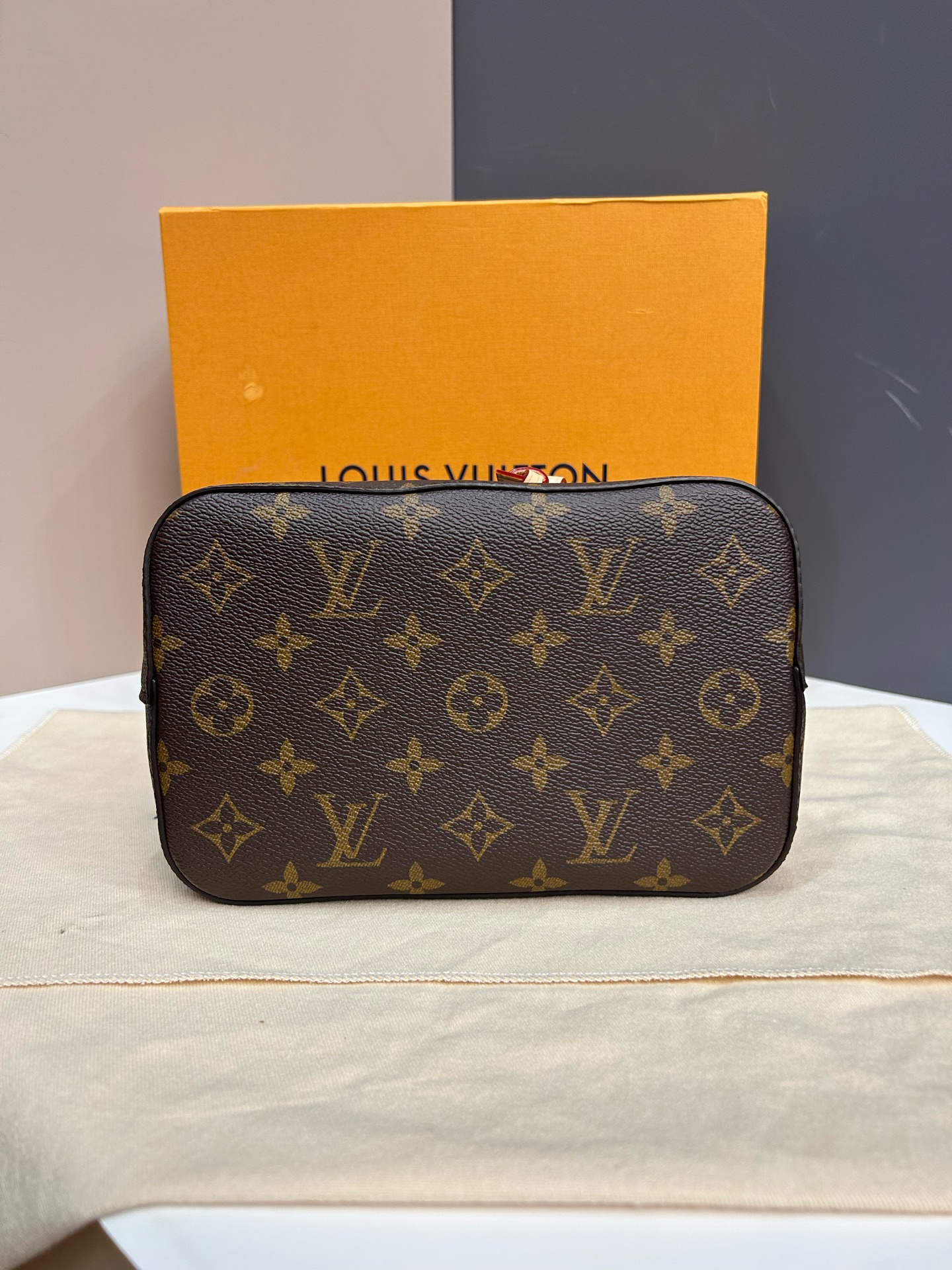 LV Louis Vuitton Monogram Bucket & Drawstring Bag Authentic - Image 8