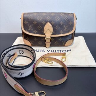 LV Louis Vuitton Monogram Canvas Classic Shoulder Bag Authentic