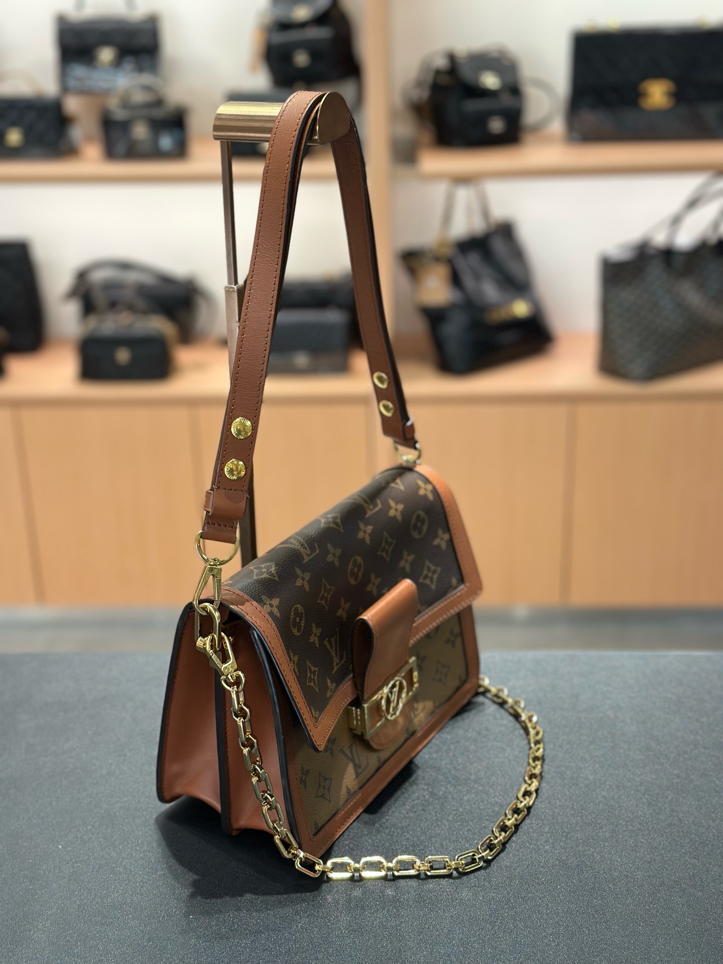 Louis Vuitton Dauphine Bicolor Chip Medium 25x17x10.5 Authentic - Image 2