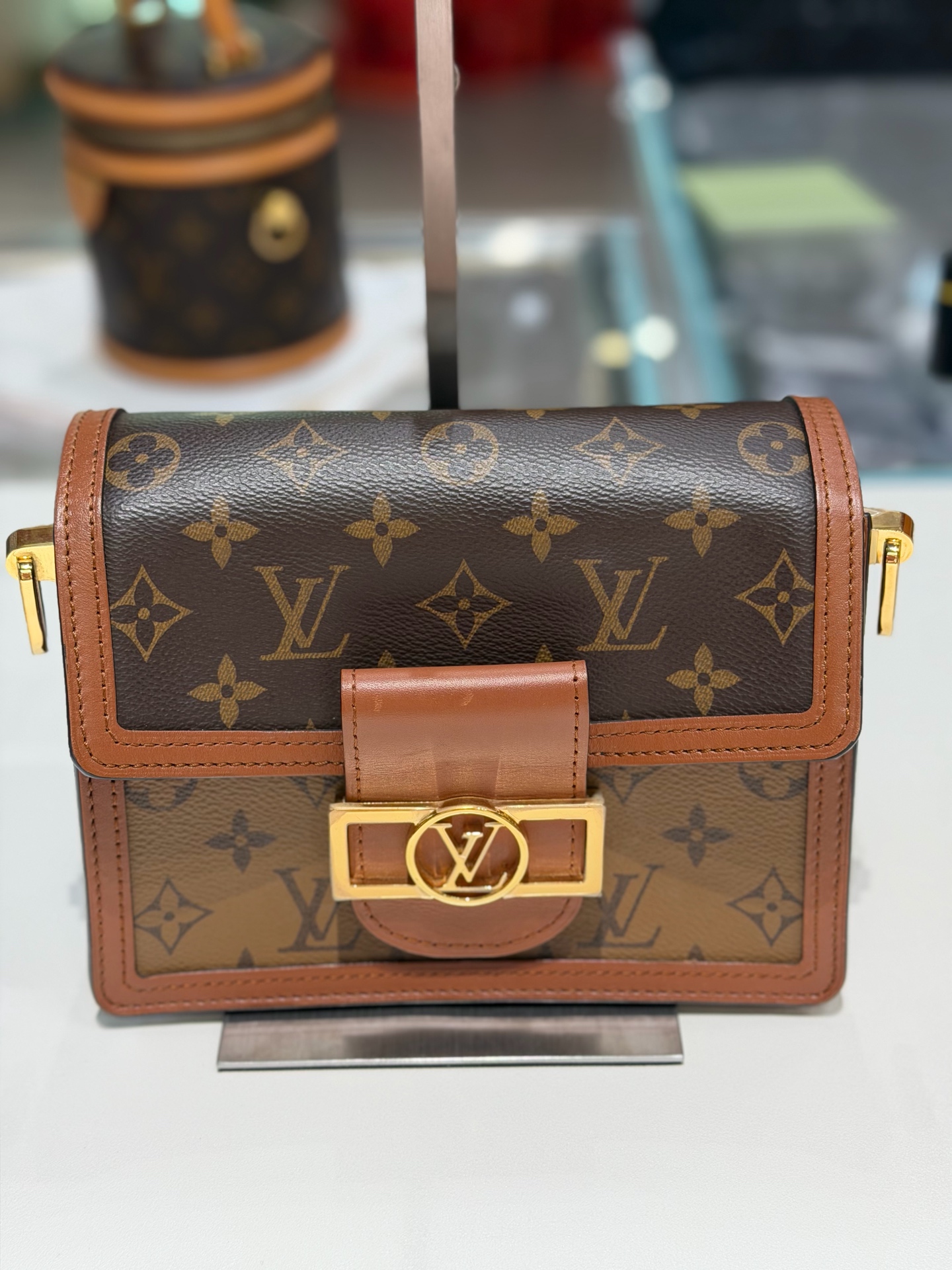 Louis Vuitton Dauphine Monogram Canvas Leather Crossbody Bag Authentic - Image 2